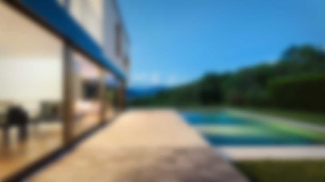 Read more about the article Pool In Luxury Neighbourhood